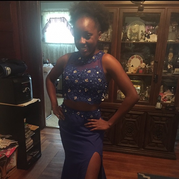 Royal Blue 2 Piece Prom Dress w/ slit & gems. - Picture 4 of 5